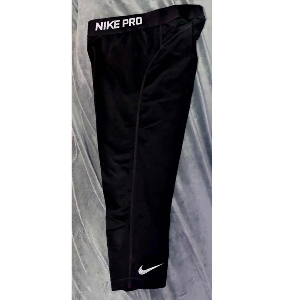 Cropped Nike Pro Dry Fit Leggings🖤
